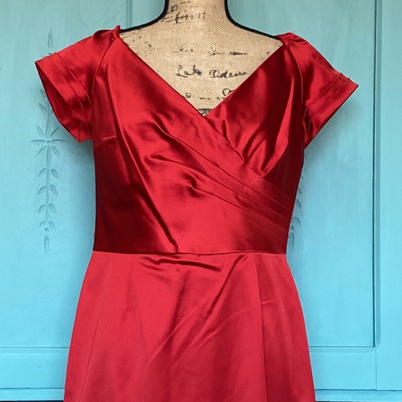Chetta B Dress. Red Sateen Feel. Size 12. Beautiful Fabric - Picture 2 of 14